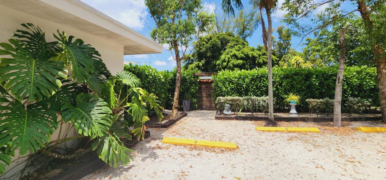 Private Aparment Studio In The Hard Of Miami Unit # 6 Opa-locka Exterior photo