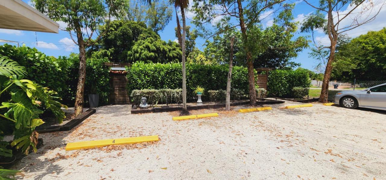 Private Aparment Studio In The Hard Of Miami Unit # 6 Opa-locka Exterior photo