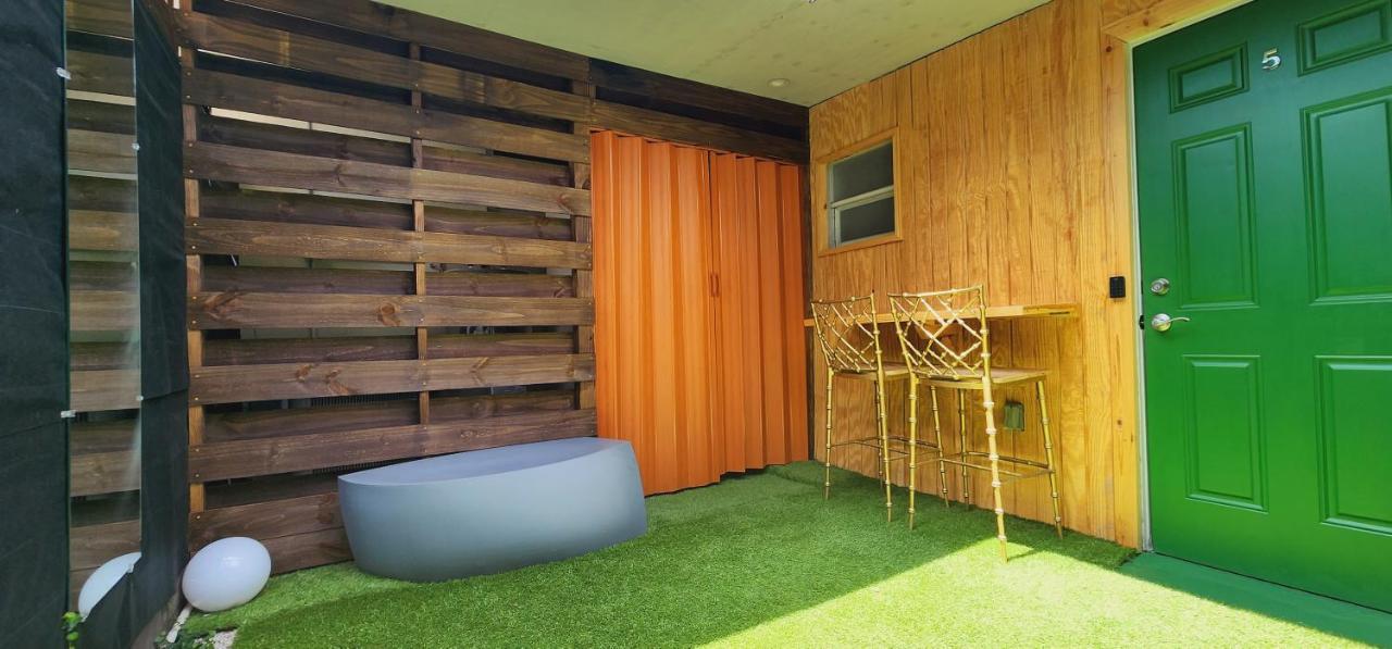 Private Aparment Studio In The Hard Of Miami Unit # 6 Opa-locka Exterior photo